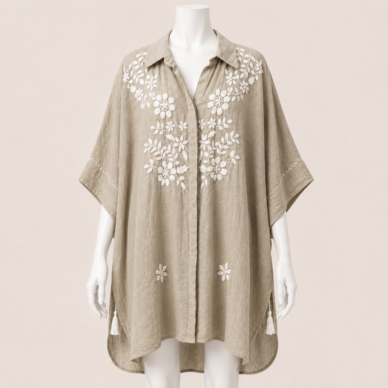زهور Embroidered بونشو