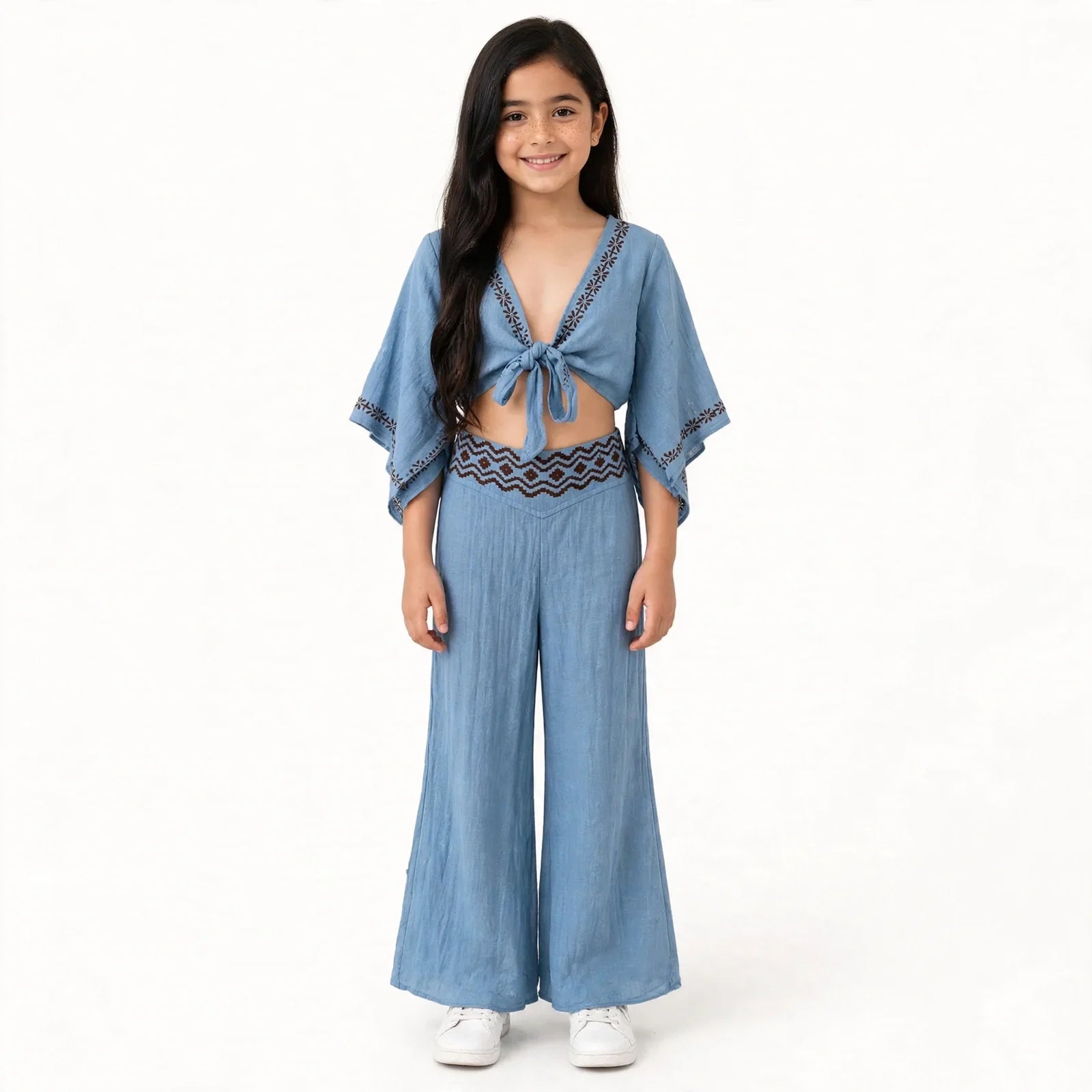 طقم: توب بربطة أمامية مطرز وبنطلون واسع الأرجل